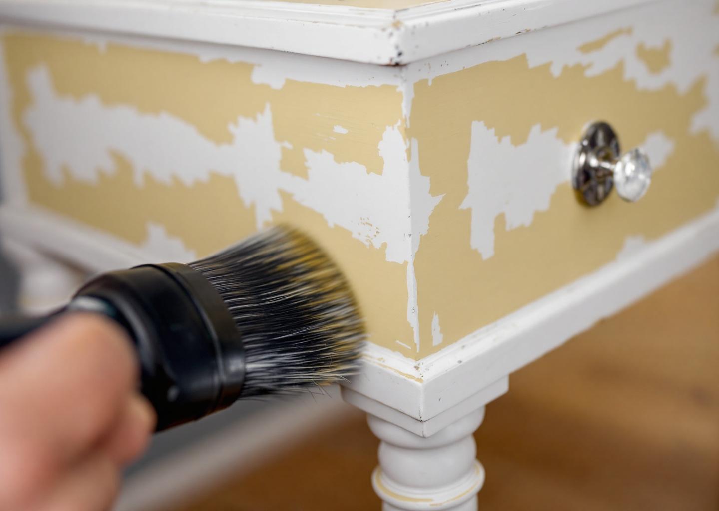 Detail view: Professional Furniture Painting: Transform Old Into Vintage